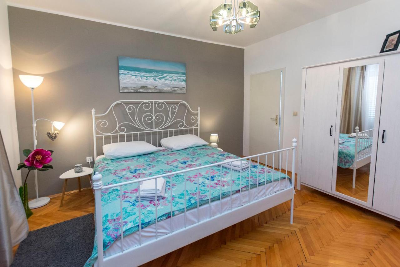 Apartments Zmika Primošten Buitenkant foto
